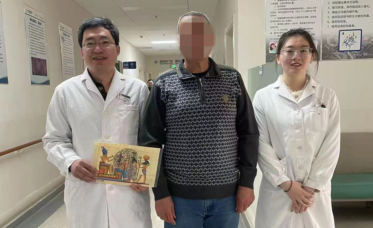 外籍教授送来了一份特别礼物